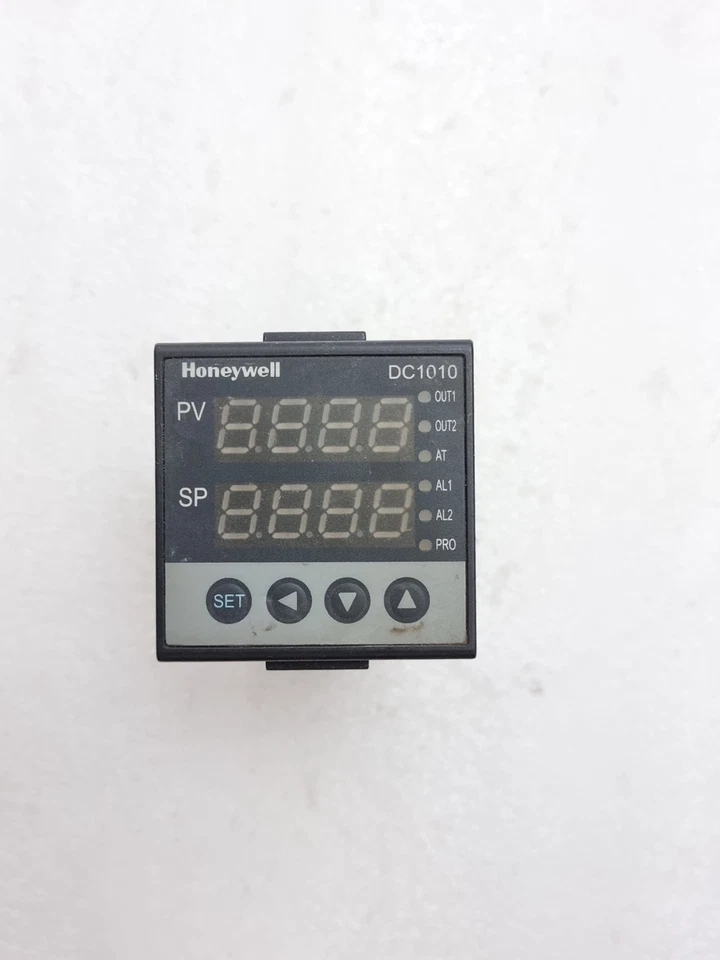 Honeywell DC1010 Digital Temperature Controller (Used Working) DC1010